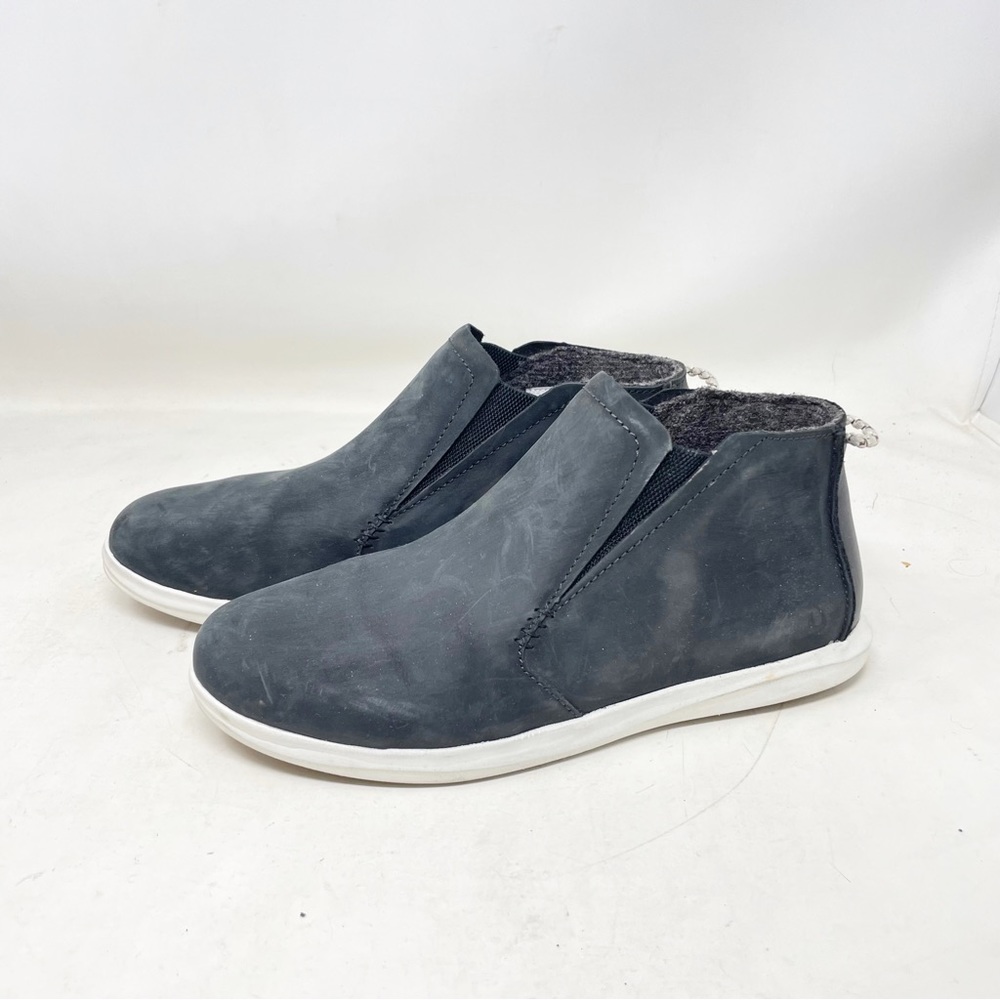 OluKai Hawai‘iloa Manu Hope Lava Rock Leather Bootie Shoe Women's Size 9